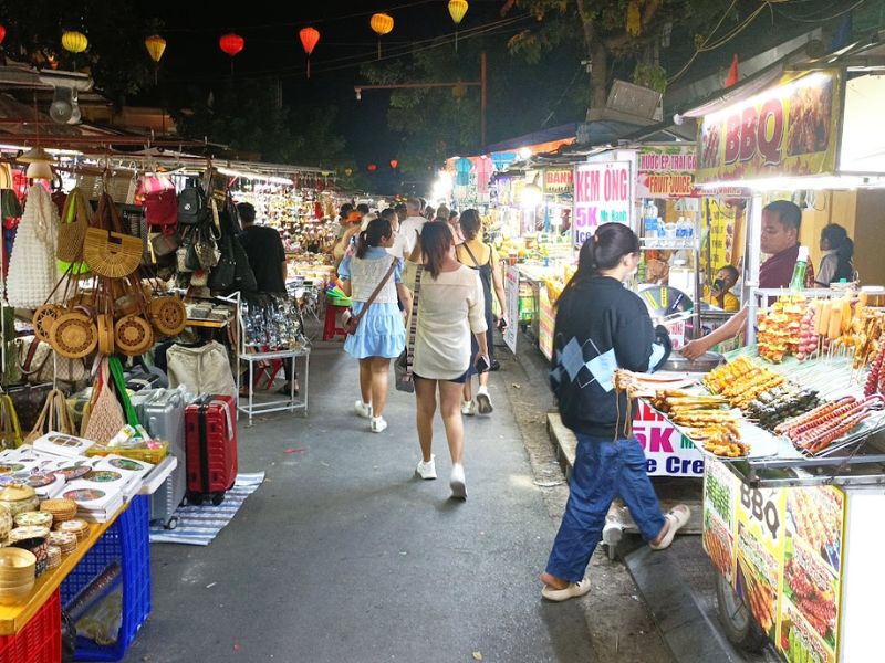 The vibrant Hoi An Night Market
