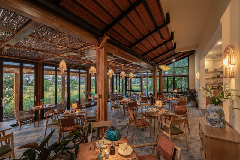 LAM Kitchen is located next to the lush green An My fields, providing a space close to nature