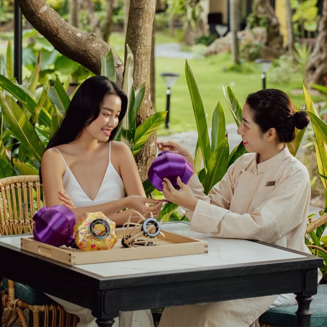 Làm đèn lồng tại Hội An