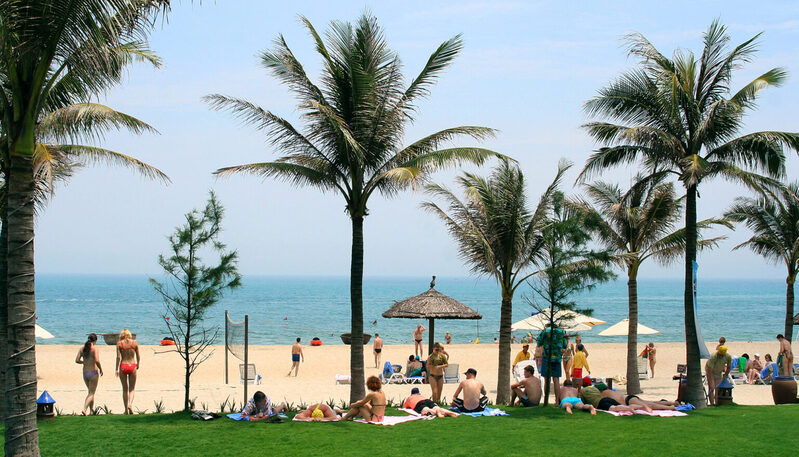 Cua Dai Beach is located only 10 to 15 minutes away from the town center.