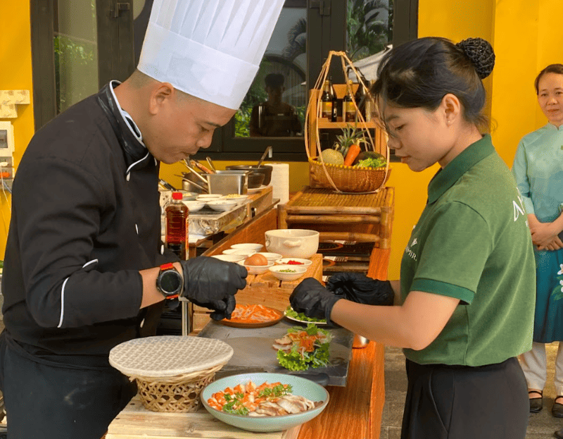 Discovering culinary traditions through a hands-on Hoi An cooking class.